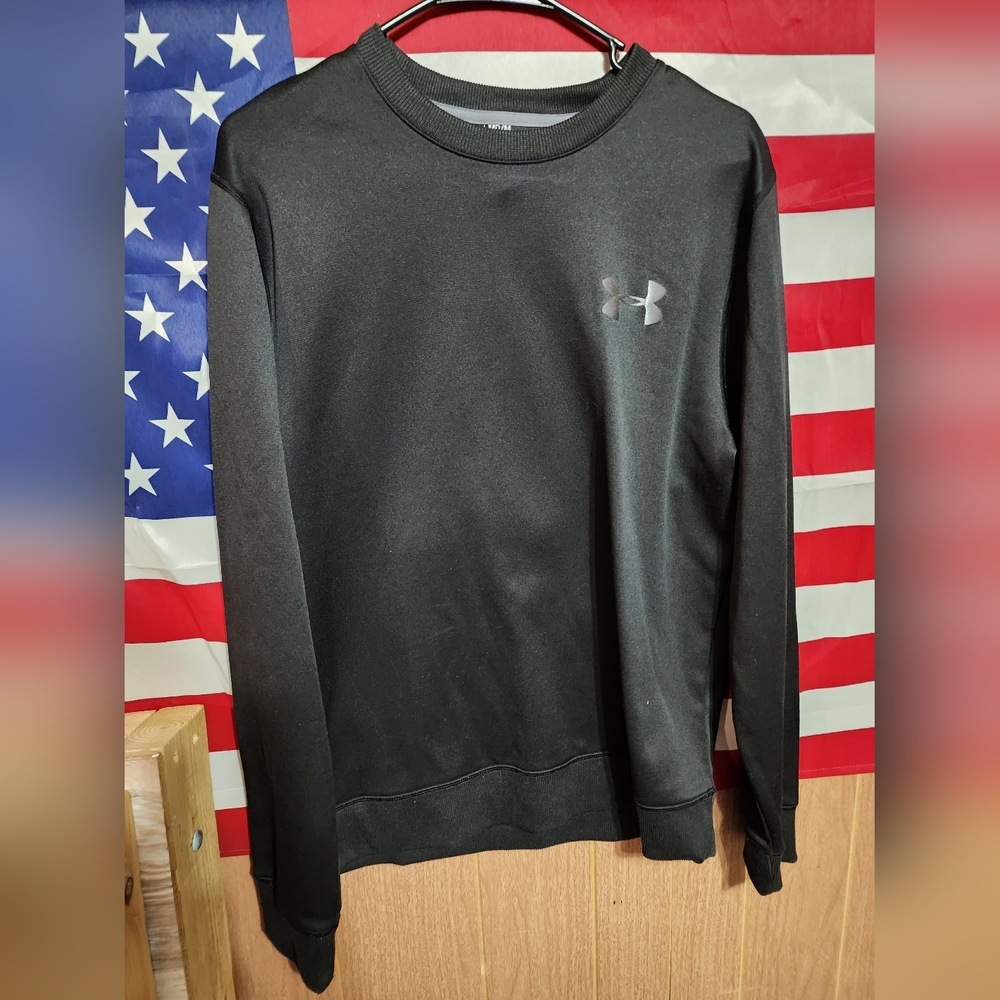Mens Medium Under Armour Crew Neck sweatshirt